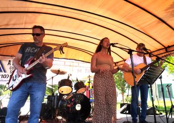 Over 200 People attended the 10th Annual Keystone Block Party.  Super fun crowd that sang along. :)
