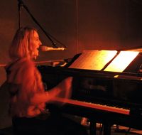 Jen de Ness Sweet Solo Sunday Show