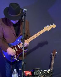 Luke Hendrickson Leading Worship 