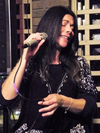 Jessica Lee Singing at Nighttown Cleveland

