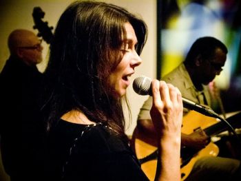Jessica Lee Singing for Arts Charity in NYC
