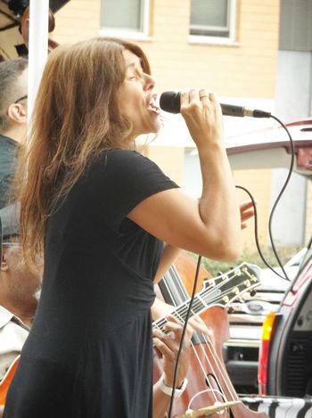 Jessica Lee Singing at Crawford Grill Jazz Club
