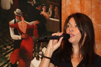 Jessica Lee Singing at Little E's Jazz Club
