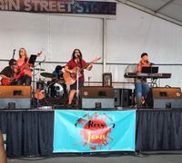 Roxy Janes LAST Pappy D's Island House gig for summer 2023