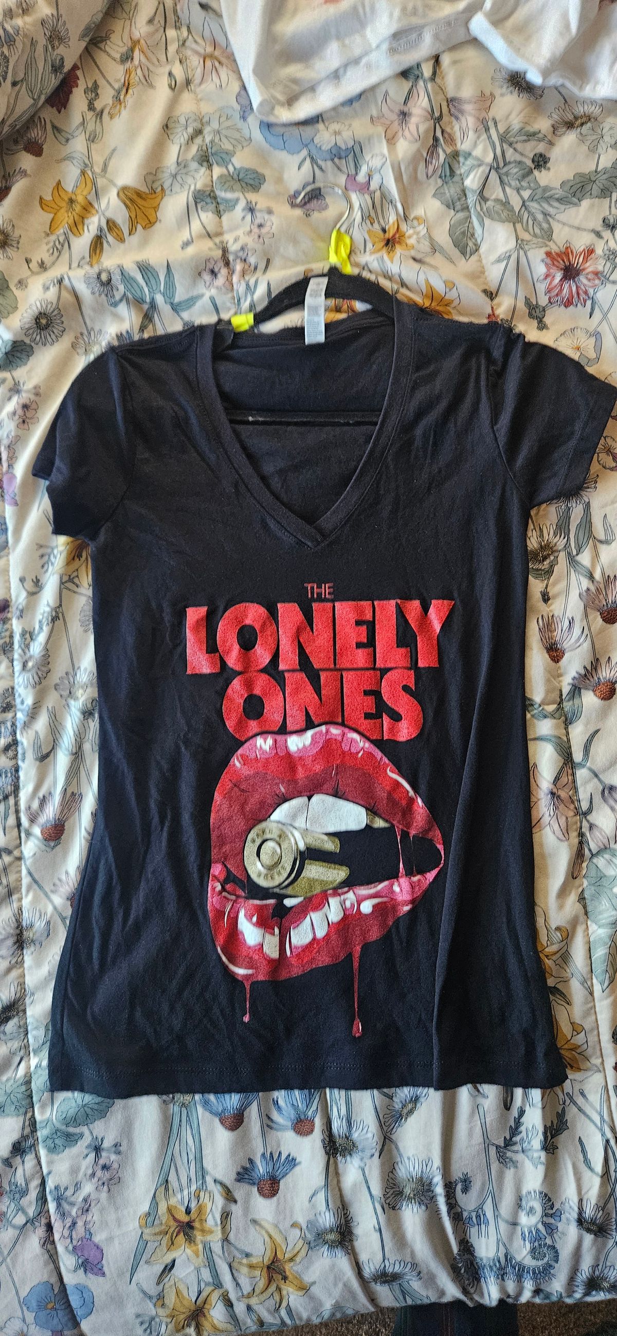 Lips Shirt V Neck