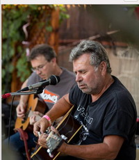 Wumbloozo acoustic with Michael and Greg