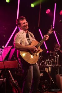 Frank Kovac solo acoustic