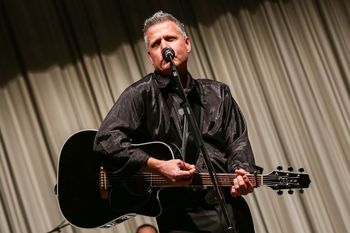 Robert Tyson as "JOHNNY CASH" [Photo: Jens Krauß]
