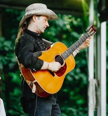 Kevin Neidig - Guitar, mandolin, vocals
