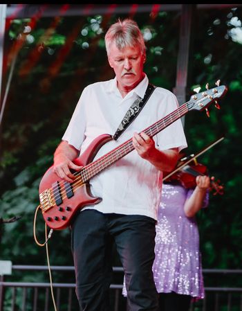 Rick Bell - Bass, vocals
