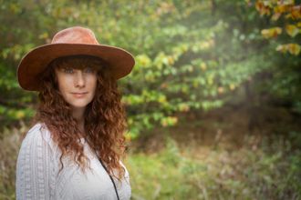 Promotional photo of American singer-songwriter Heather Richards performing bluegrass and traditional country music