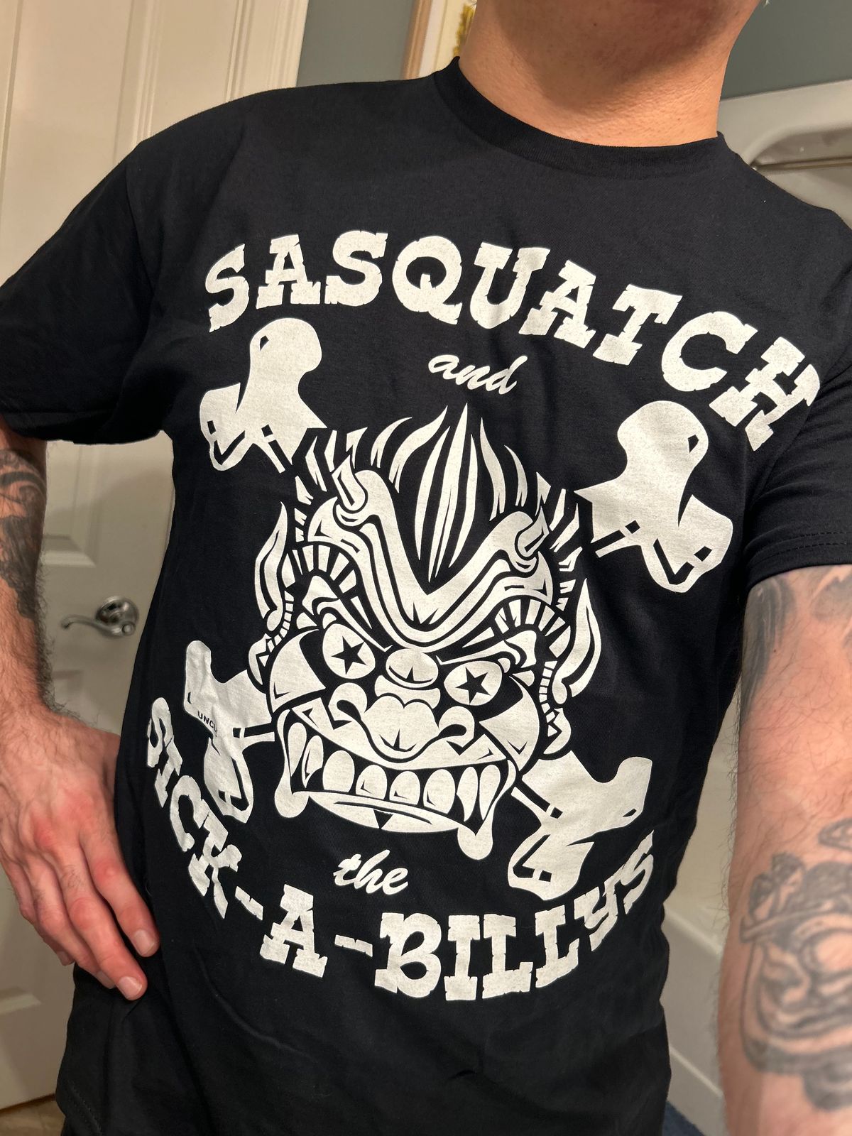 SASQUATCH T-SHIRT (Crossbones logo)