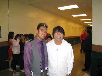 Backstage with Wowowillie (Pre-show)

