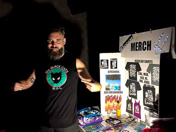 Abraham Mesaris representin' at the El Escapado merch table!
