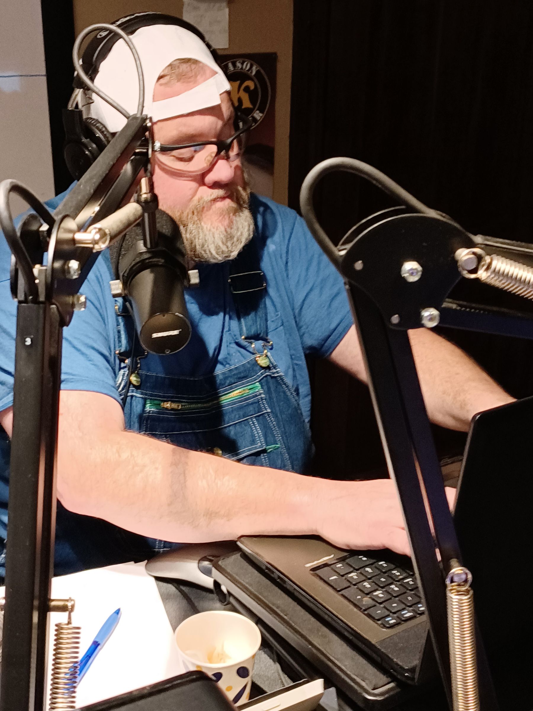 HUGS 24/7 RADIO - Dear Heinnie....