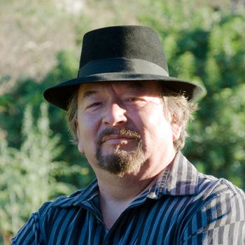 Art Gonzalez: Bass / Vocals,been playing for 50 years
