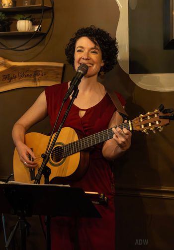 Live Performance at Flight Wine Bar photo by Aaron Winters
