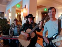 Leslie & Friends Live Music 