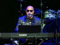 Nicholas Psyhogios with Barbra Streisand Tribute