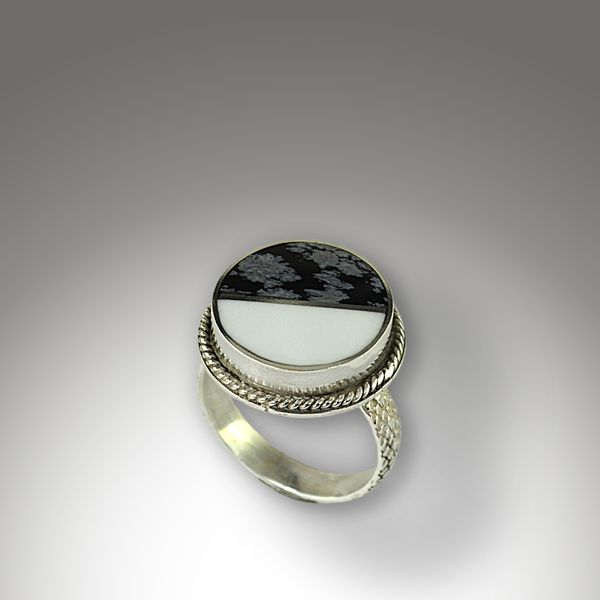 Obsidian & Pristine Sterling Silver Ring 