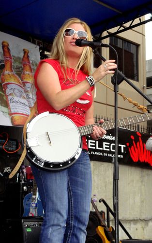 Rockin' the banjo!
