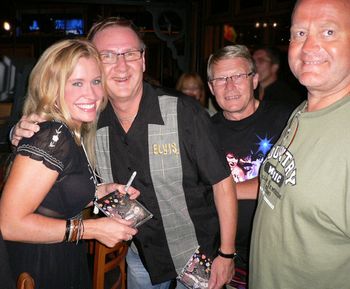 A few Norwegian Jonalee/Elvis fans @ The Wildhorse!!!! Thanks guys!!!!
