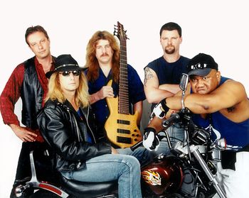 OMEGA TRAIN 2003-photo: Gary Darrar
