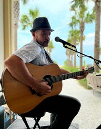 Quirky Birds Treehouse - Acoustic Brunch (Solo)