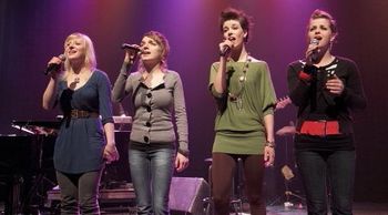Lindsay Weinberg, Cynthia Veilleux, Héra Ménard, et Geneviève Paré
