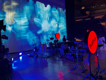 Haim, MSG, Camera and projection
