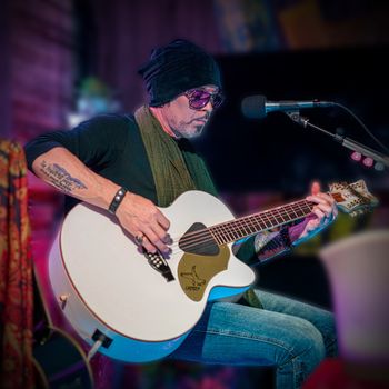 Aaron Leigh — Acoustic Vintage Rock N’ Roll.
