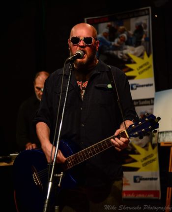 Mac at the Pearl. Photo credit: Mike Skarvinko
