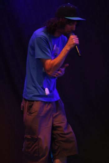 Samantics rapping with Sound of the Sirens mesmerising the crowd at Beautiful days Festival 26 | The Source Studio
