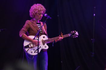 Abbe Wood goes electric Sound of the Sirens mesmerising the crowd at Beautiful days Festival 26 | The Source Studio
