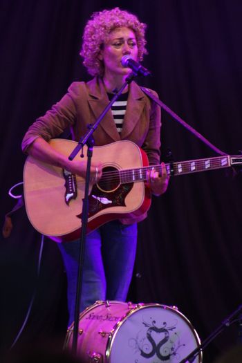 Singer Abbe Wood from Sound of the Sirens mesmerising the crowd at Beautiful days Festival 26 | The Source Studio Exeter
