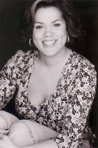 Elana Watson
