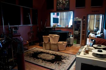 S.O.W. Cozy Live Room
