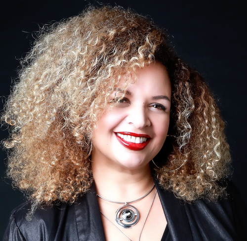Davina Robinson American blues and soul singer performing in Japan and voice over artist