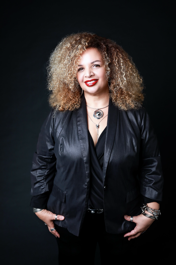 Davina Robinson – Blues and Soul Singer in Osaka promotional photo ダヴィーナ・ロビンソンのプロモーション写真
