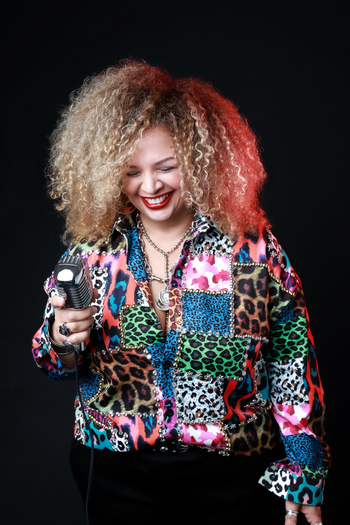 Davina Robinson – American Blues Singer in Japan promotional photo ダヴィーナ・ロビンソンのプロモーション写真
