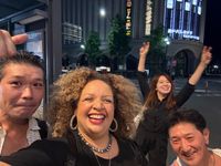 DAVINA & FRIENDS