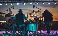 Sequoia Newland And The Redwood Revolvers (Live) @ J. Riegers 