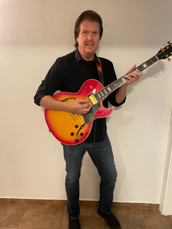 Steve on Guitar

