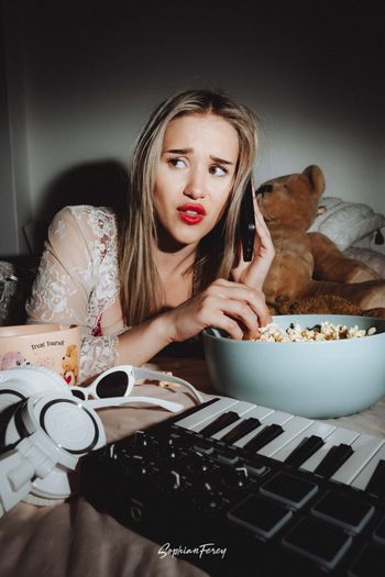 Sammie Day - Sing-rapping - Sydney Artist - R&B Pop
