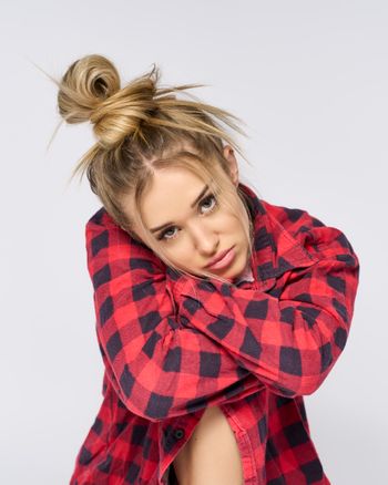 Sammie Day - Stills - Magazine - Cover Photo - Singer-Songwriter
