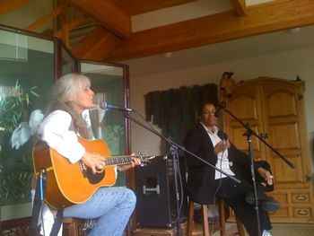 Joni & Odessa, House Concert at Lily & Kraig's / Anchorage, AK / August 2011 Photo: Kraig
