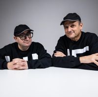 UNE - FEATURING MARK RADCLIFFE  & PAUL LANGLEY