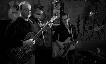 With Phil Peters, bass, at Mariposa Café Photo: Jacques Bernier
