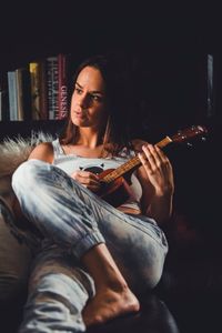 Leah Simmons at Dangerous Minds