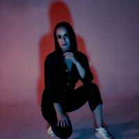 Leah Simmons at Dangerous Minds